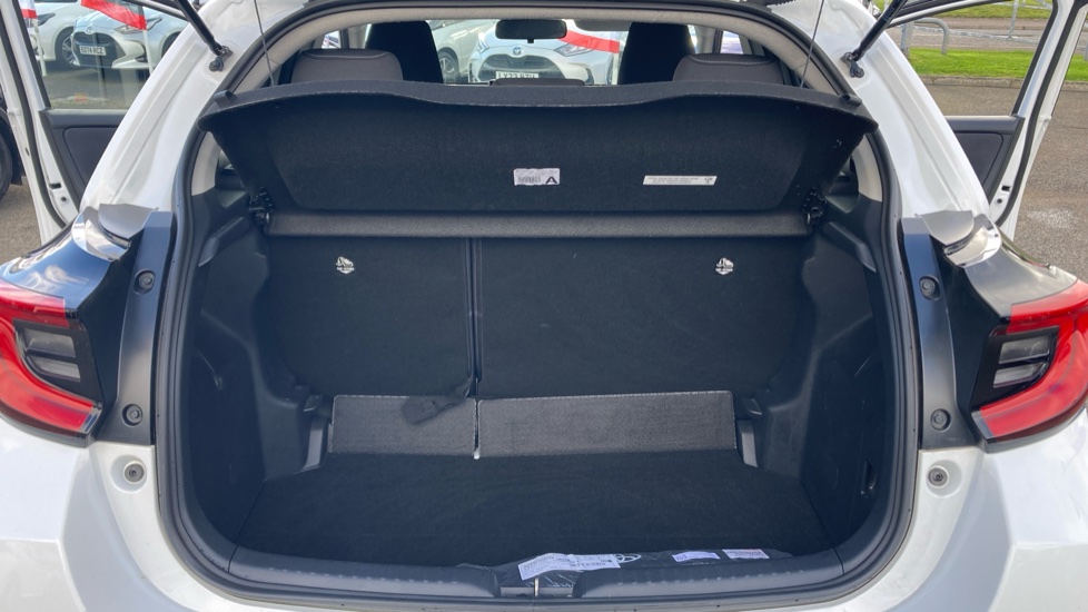 Toyota Yaris 1.5 Hybrid Design 5dr CVT Hybrid Hatchback - Image 13