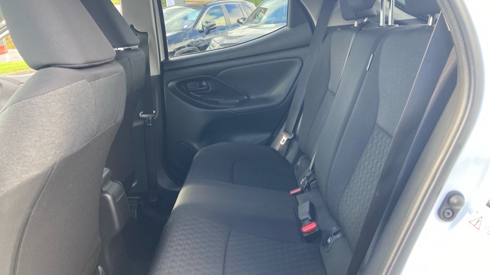 Toyota Yaris 1.5 Hybrid Design 5dr CVT Hybrid Hatchback - Image 15