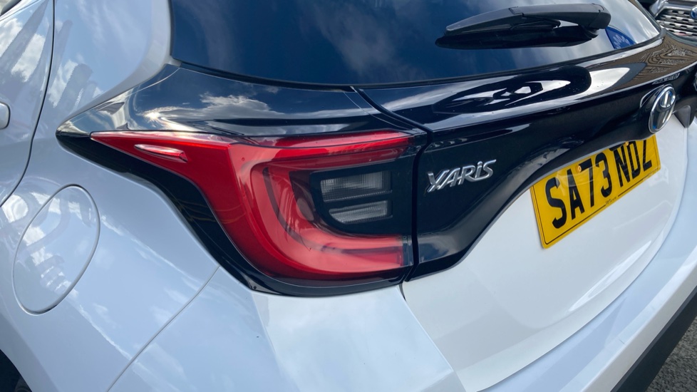 Toyota Yaris 1.5 Hybrid Design 5dr CVT Hybrid Hatchback - Image 21