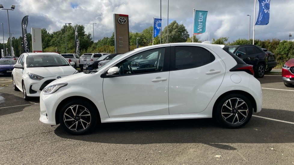 Toyota Yaris 1.5 Hybrid Design 5dr CVT Hybrid Hatchback - Image 24
