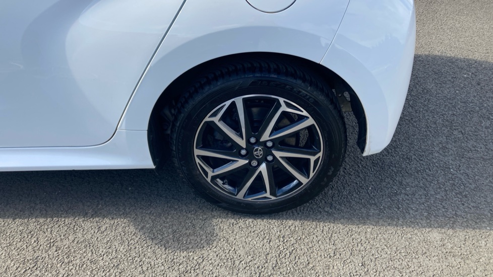 Toyota Yaris 1.5 Hybrid Design 5dr CVT Hybrid Hatchback - Image 36