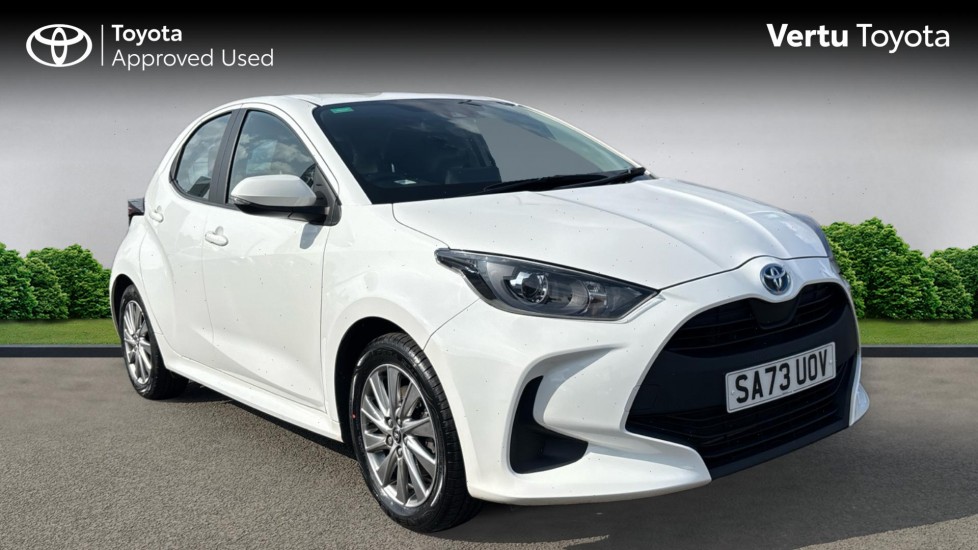 Toyota Yaris 1.5 Hybrid Icon 5dr CVT Hybrid Hatchback - Image 1