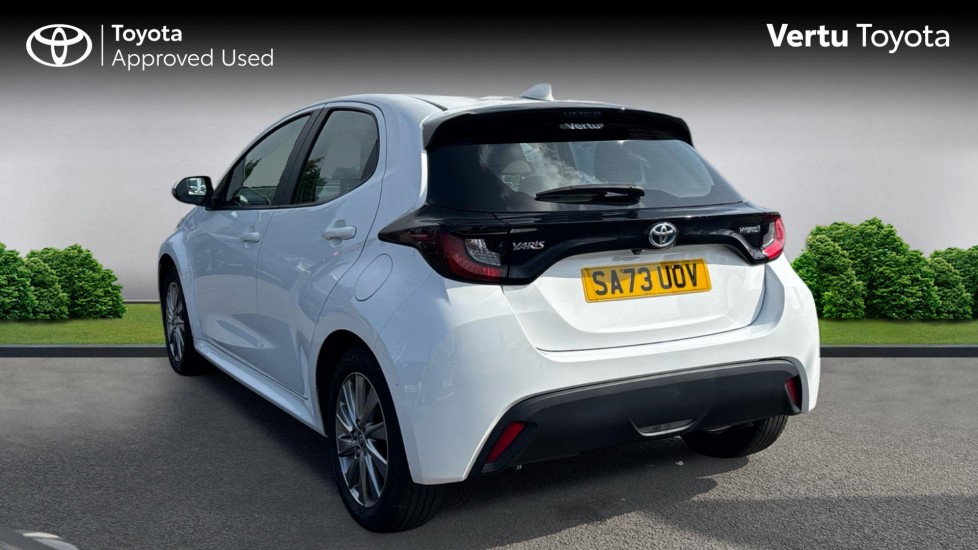 Toyota Yaris 1.5 Hybrid Icon 5dr CVT Hybrid Hatchback - Image 4