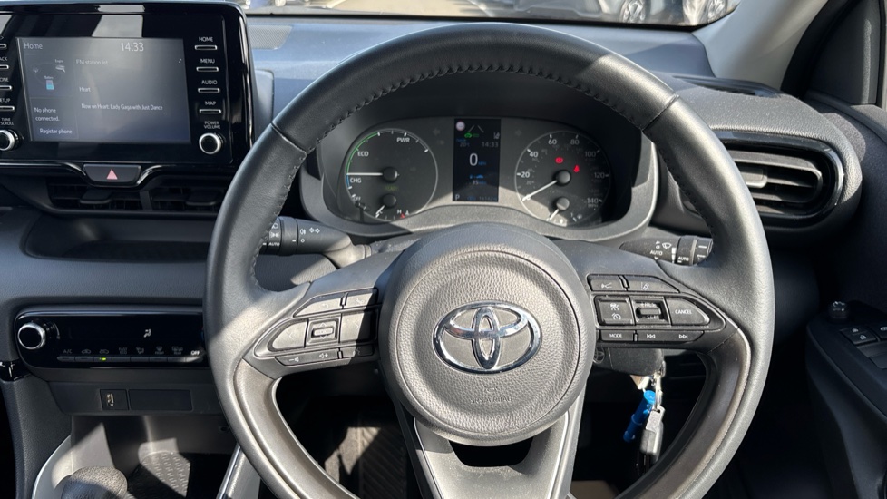 Toyota Yaris 1.5 Hybrid Icon 5dr CVT Hybrid Hatchback - Image 7