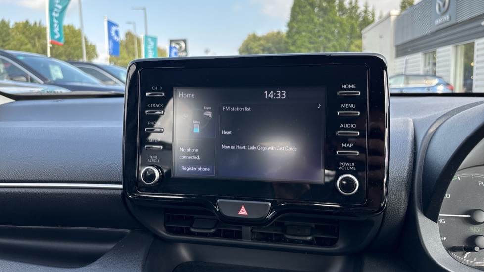 Toyota Yaris 1.5 Hybrid Icon 5dr CVT Hybrid Hatchback - Image 9