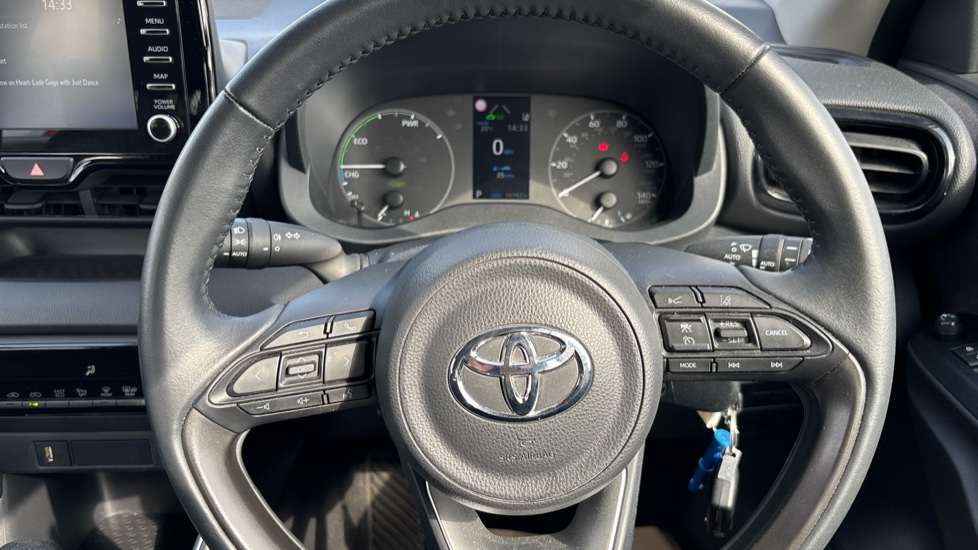 Toyota Yaris 1.5 Hybrid Icon 5dr CVT Hybrid Hatchback - Image 10