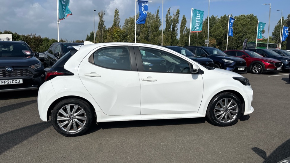 Toyota Yaris 1.5 Hybrid Icon 5dr CVT Hybrid Hatchback - Image 23