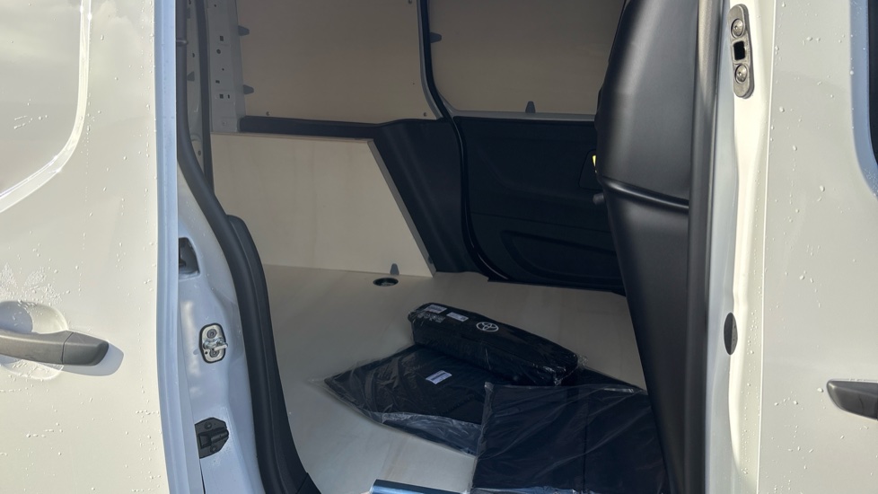 Toyota Proace City L1 Diesel 1.5D 100 Icon Van - Image 15