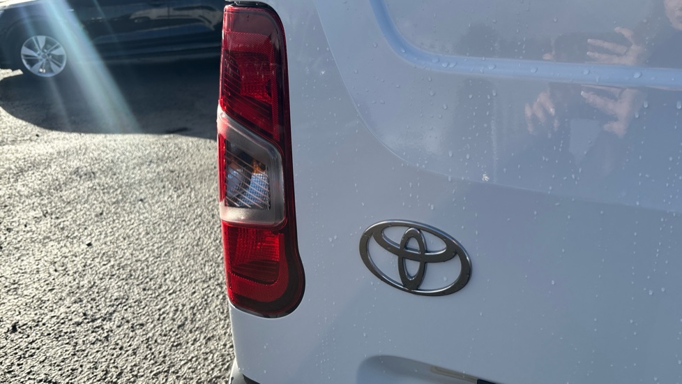 Toyota Proace City L1 Diesel 1.5D 100 Icon Van - Image 21