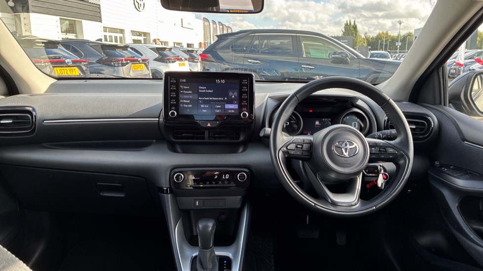 Toyota Yaris 1.5 Hybrid Design 5dr CVT Hybrid Hatchback - Image 6