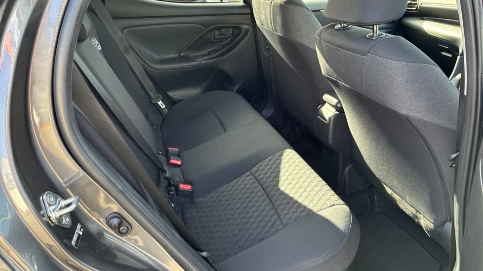 Toyota Yaris 1.5 Hybrid Design 5dr CVT Hybrid Hatchback - Image 8