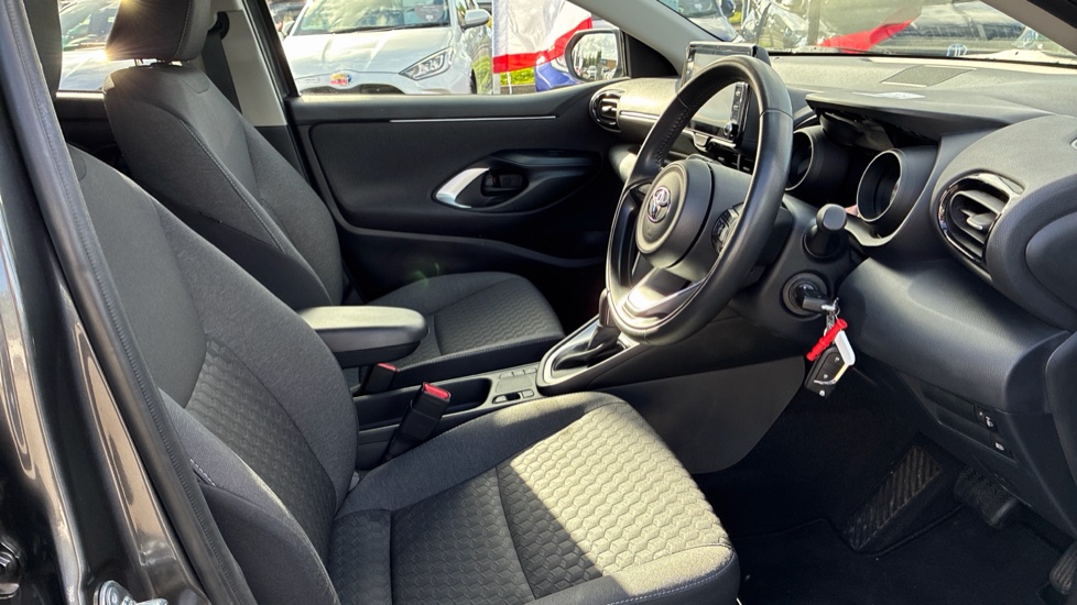 Toyota Yaris 1.5 Hybrid Design 5dr CVT Hybrid Hatchback - Image 12