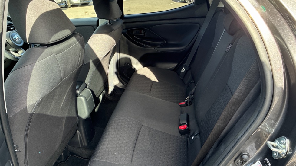 Toyota Yaris 1.5 Hybrid Design 5dr CVT Hybrid Hatchback - Image 15