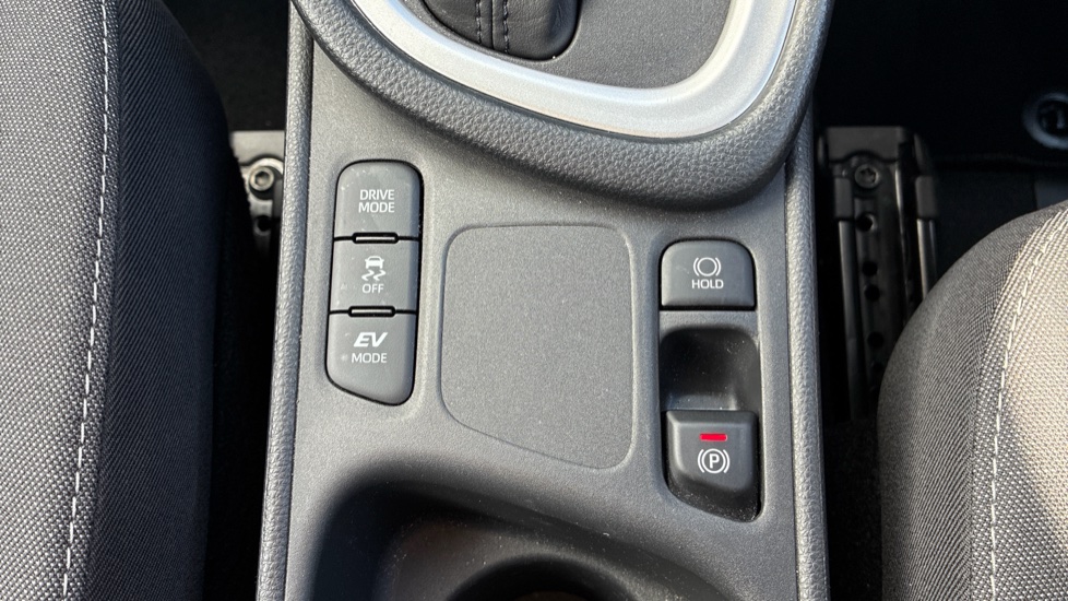 Toyota Yaris 1.5 Hybrid Design 5dr CVT Hybrid Hatchback - Image 30
