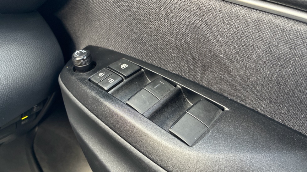 Toyota Yaris 1.5 Hybrid Design 5dr CVT Hybrid Hatchback - Image 32