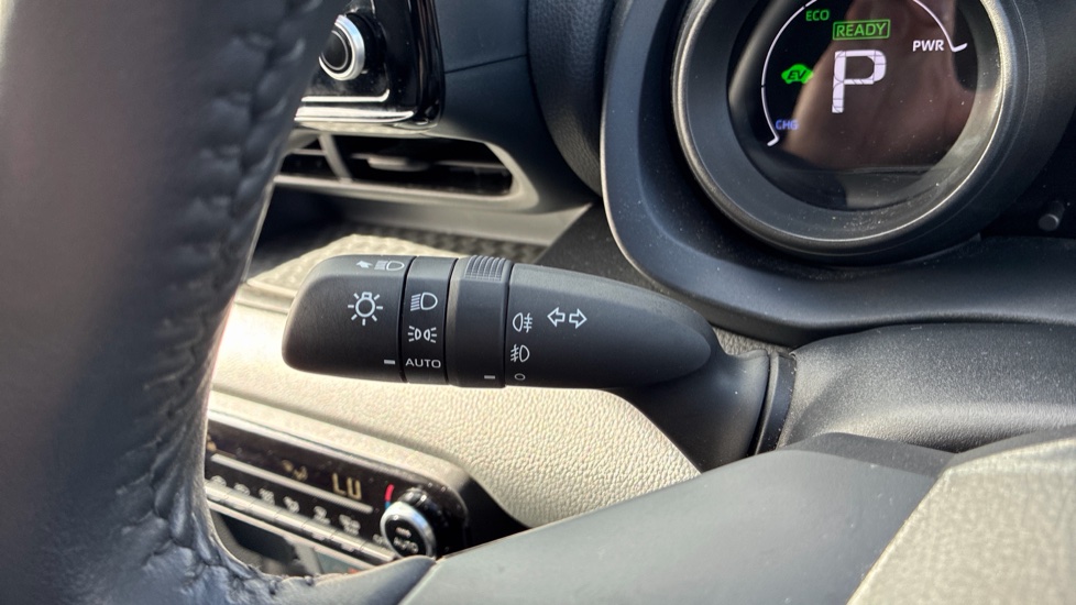 Toyota Yaris 1.5 Hybrid Design 5dr CVT Hybrid Hatchback - Image 33