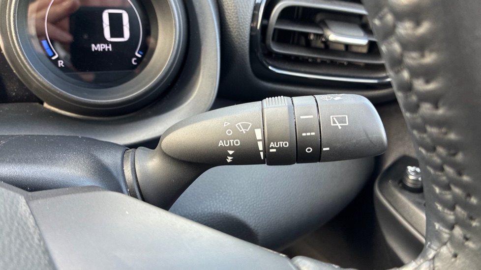 Toyota Yaris 1.5 Hybrid Design 5dr CVT Hybrid Hatchback - Image 34