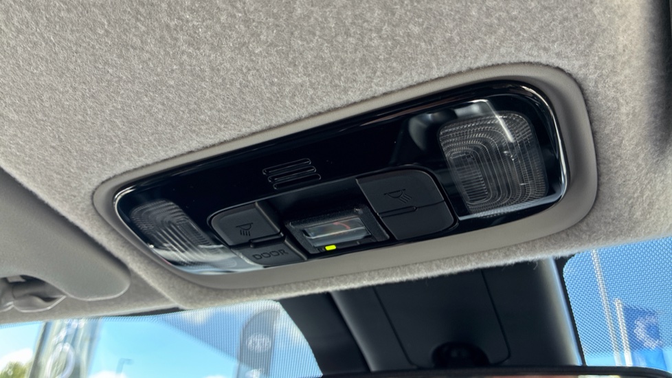 Toyota Yaris 1.5 Hybrid Design 5dr CVT Hybrid Hatchback - Image 38