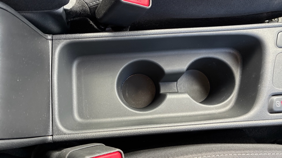 Toyota Yaris 1.5 Hybrid Design 5dr CVT Hybrid Hatchback - Image 39