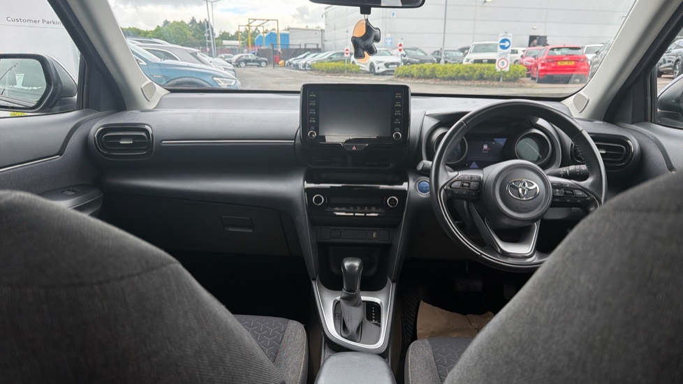 Toyota Yaris Cross 1.5 Hybrid Icon 5dr CVT Hybrid Estate - Image 6