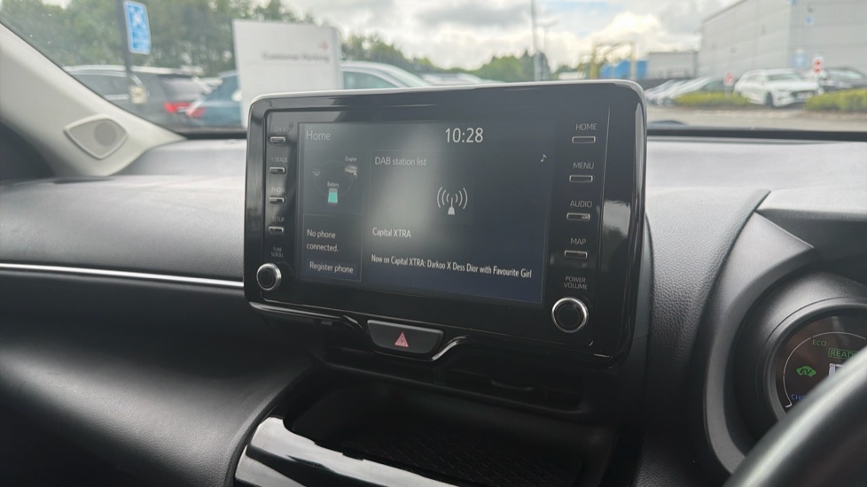 Toyota Yaris Cross 1.5 Hybrid Icon 5dr CVT Hybrid Estate - Image 9