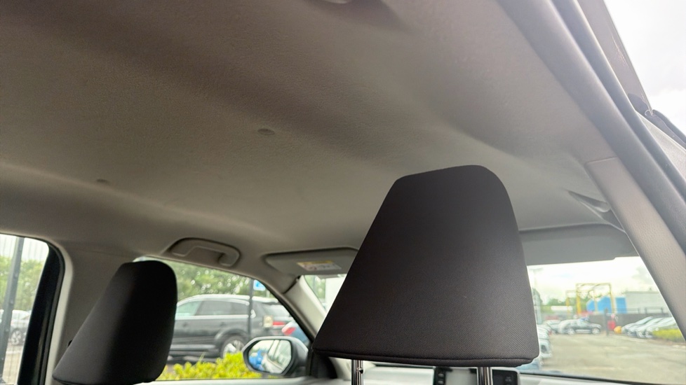 Toyota Yaris Cross 1.5 Hybrid Icon 5dr CVT Hybrid Estate - Image 19
