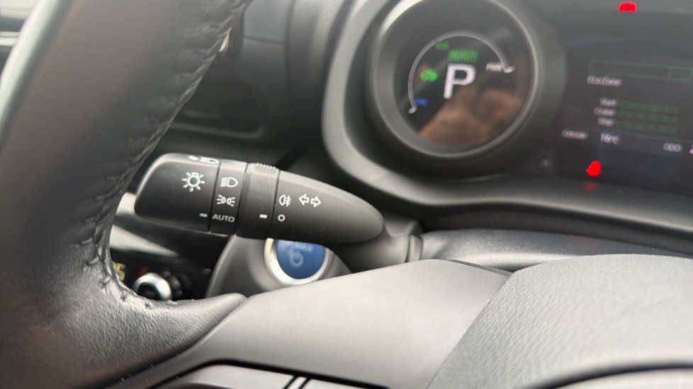 Toyota Yaris Cross 1.5 Hybrid Icon 5dr CVT Hybrid Estate - Image 36