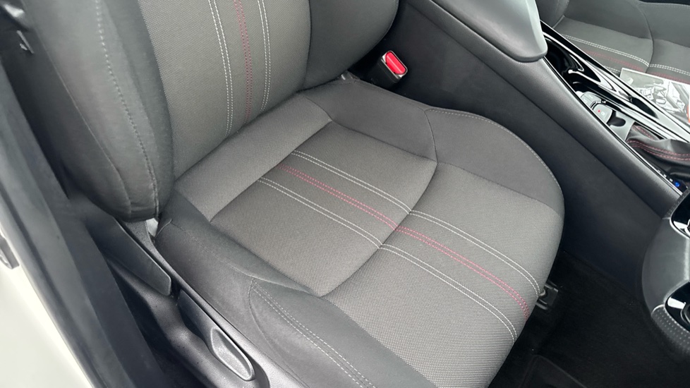 Toyota C-HR 1.8 Hybrid GR Sport 5dr CVT Hybrid Hatchback - Image 17
