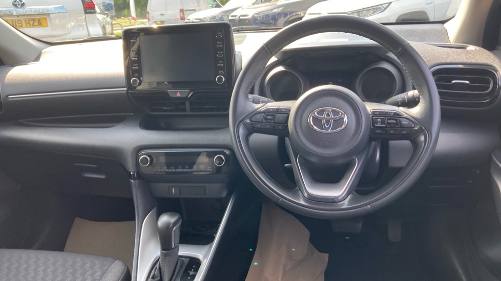 Toyota Yaris 1.5 Hybrid Design 5dr CVT Hybrid Hatchback - Image 6