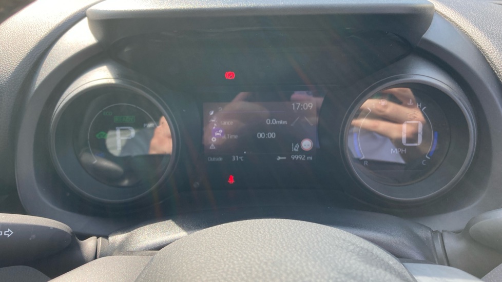 Toyota Yaris 1.5 Hybrid Design 5dr CVT Hybrid Hatchback - Image 11