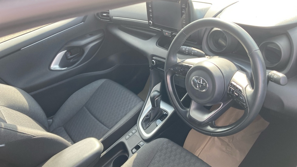 Toyota Yaris 1.5 Hybrid Design 5dr CVT Hybrid Hatchback - Image 12