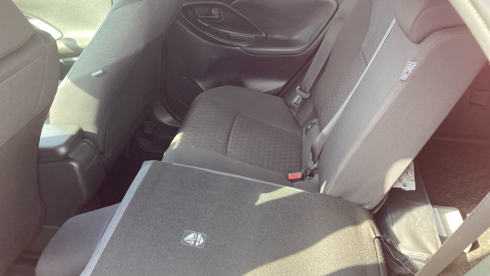 Toyota Yaris 1.5 Hybrid Design 5dr CVT Hybrid Hatchback - Image 18