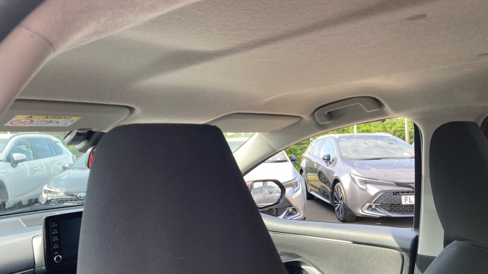 Toyota Yaris 1.5 Hybrid Design 5dr CVT Hybrid Hatchback - Image 19
