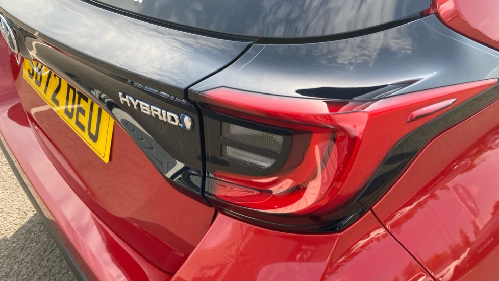 Toyota Yaris 1.5 Hybrid Design 5dr CVT Hybrid Hatchback - Image 21