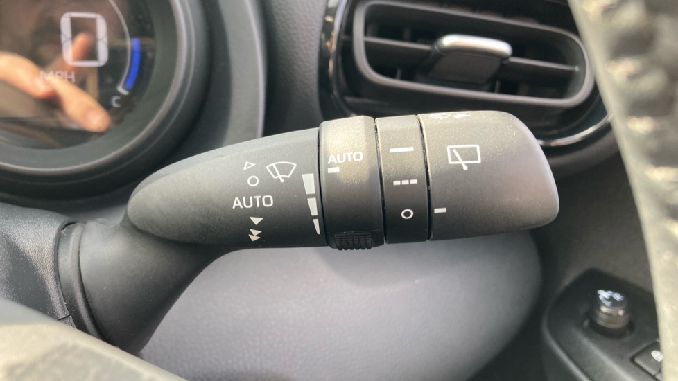 Toyota Yaris 1.5 Hybrid Design 5dr CVT Hybrid Hatchback - Image 29