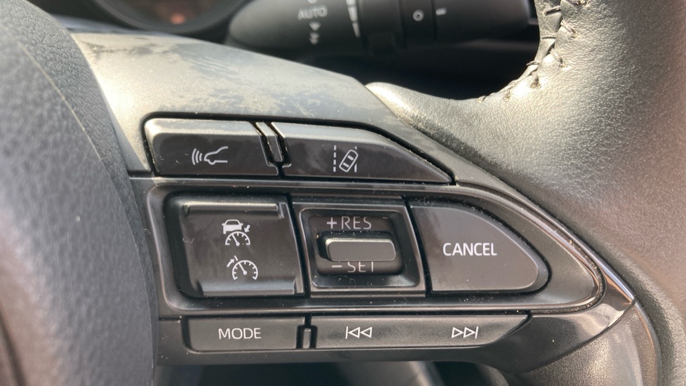 Toyota Yaris 1.5 Hybrid Design 5dr CVT Hybrid Hatchback - Image 30