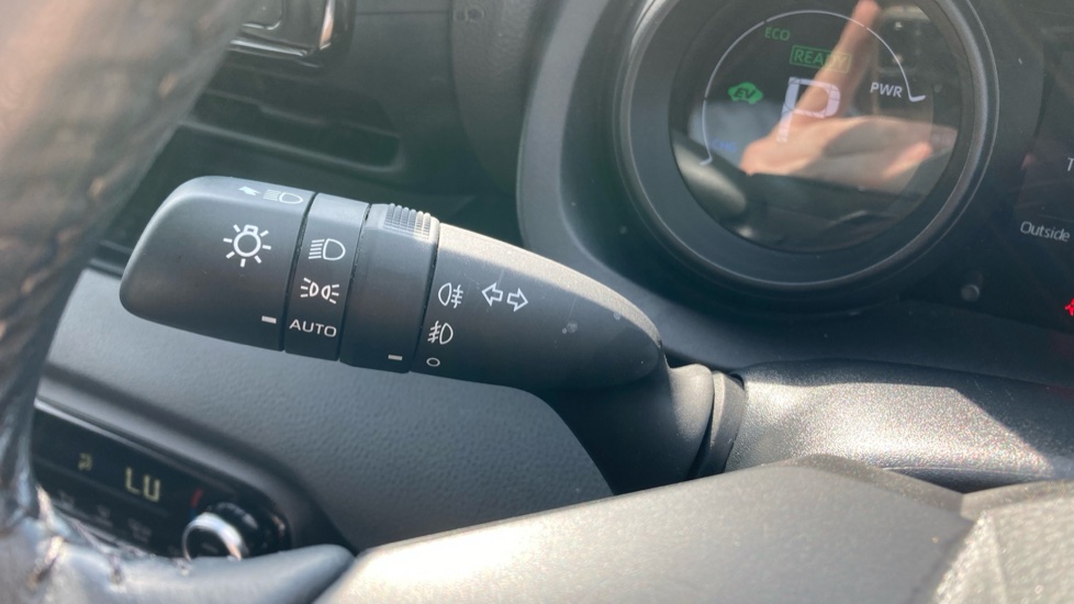Toyota Yaris 1.5 Hybrid Design 5dr CVT Hybrid Hatchback - Image 31