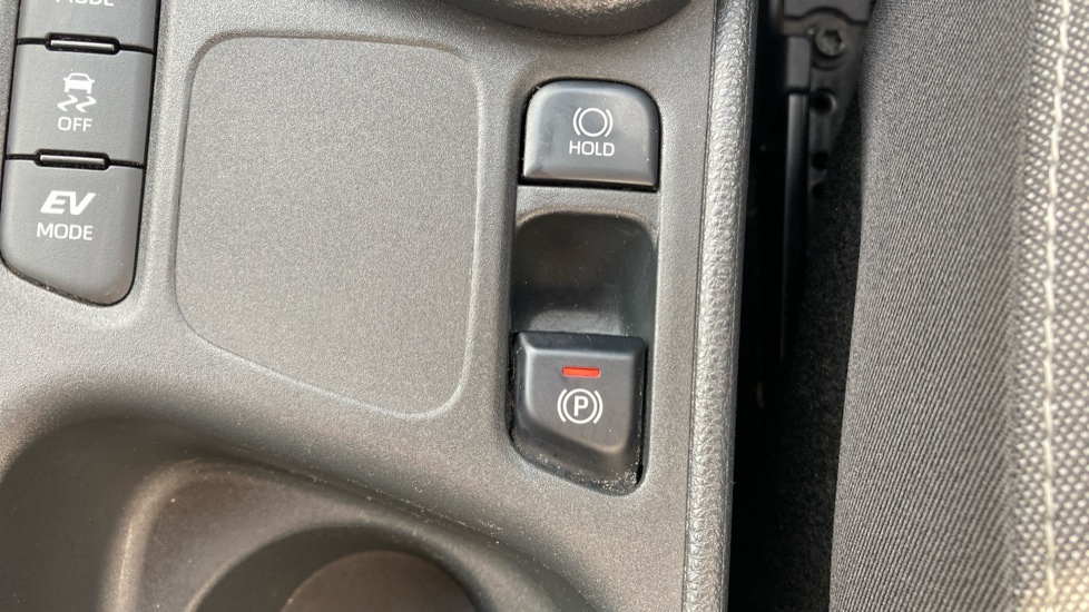 Toyota Yaris 1.5 Hybrid Design 5dr CVT Hybrid Hatchback - Image 41