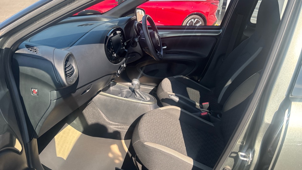 Toyota Aygo X 1.0 VVT-i Edge 5dr Auto Petrol Hatchback - Image 5
