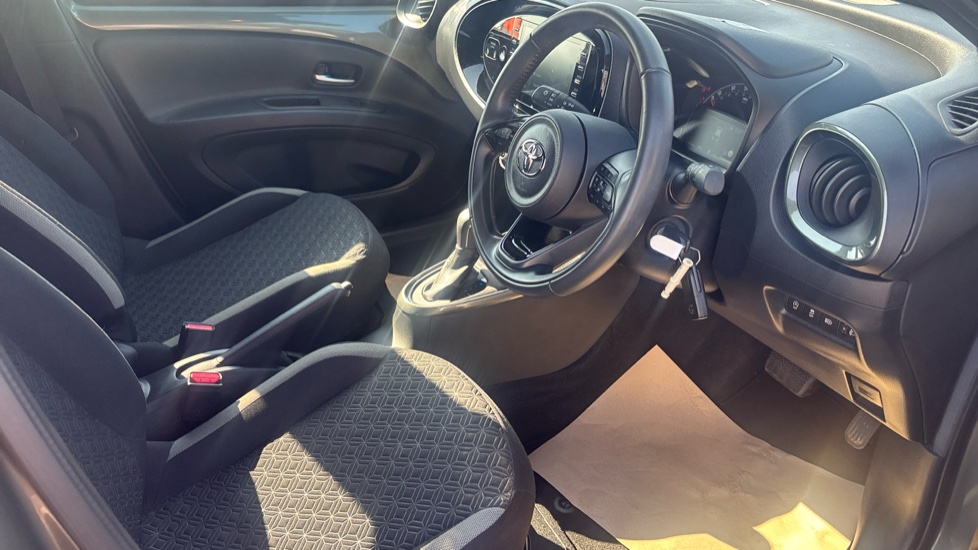 Toyota Aygo X 1.0 VVT-i Edge 5dr Auto Petrol Hatchback - Image 12