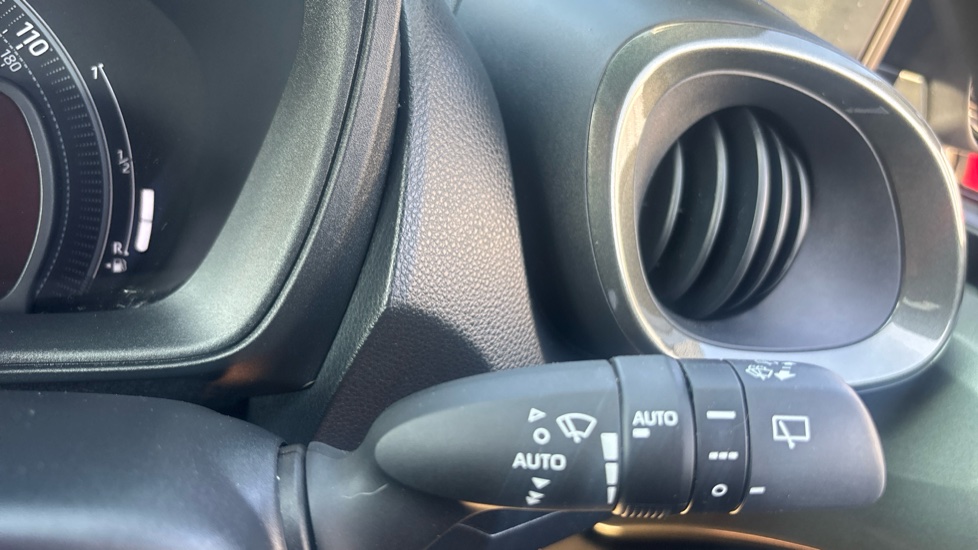 Toyota Aygo X 1.0 VVT-i Edge 5dr Auto Petrol Hatchback - Image 36