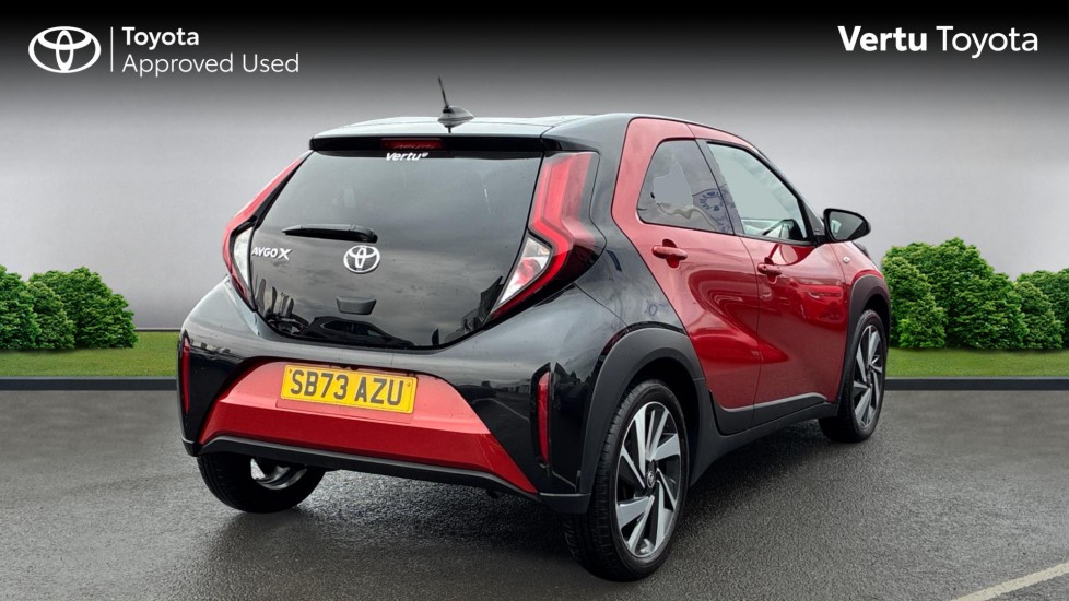 Toyota Aygo X 1.0 VVT-i Edge 5dr Auto Petrol Hatchback - Image 2