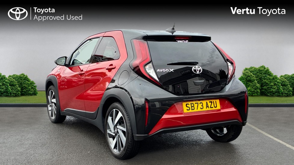 Toyota Aygo X 1.0 VVT-i Edge 5dr Auto Petrol Hatchback - Image 4