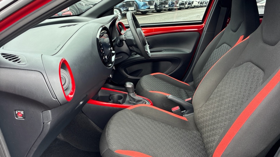 Toyota Aygo X 1.0 VVT-i Edge 5dr Auto Petrol Hatchback - Image 5