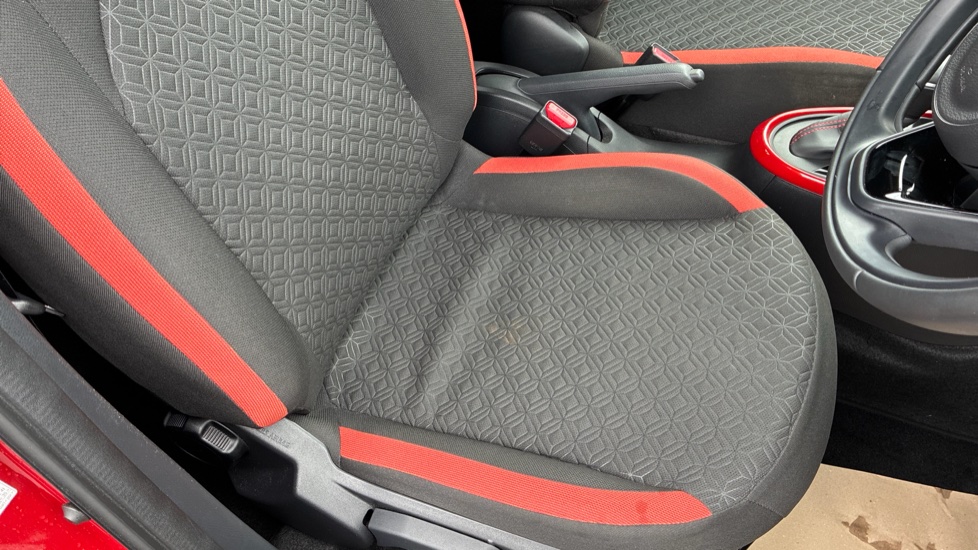 Toyota Aygo X 1.0 VVT-i Edge 5dr Auto Petrol Hatchback - Image 17