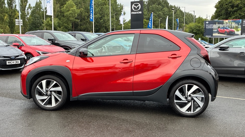Toyota Aygo X 1.0 VVT-i Edge 5dr Auto Petrol Hatchback - Image 24