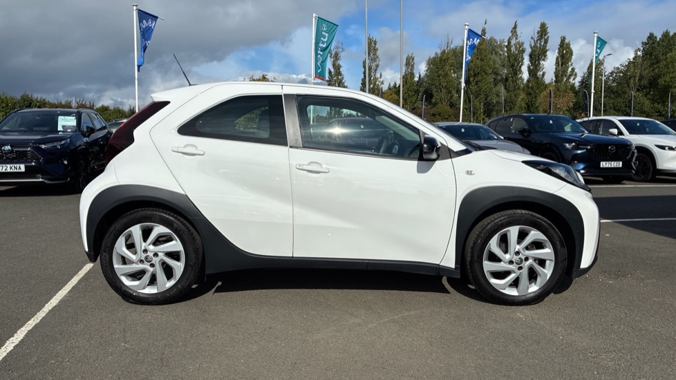 Toyota Aygo X 1.0 VVT-i Pure 5dr Petrol Hatchback - Image 23