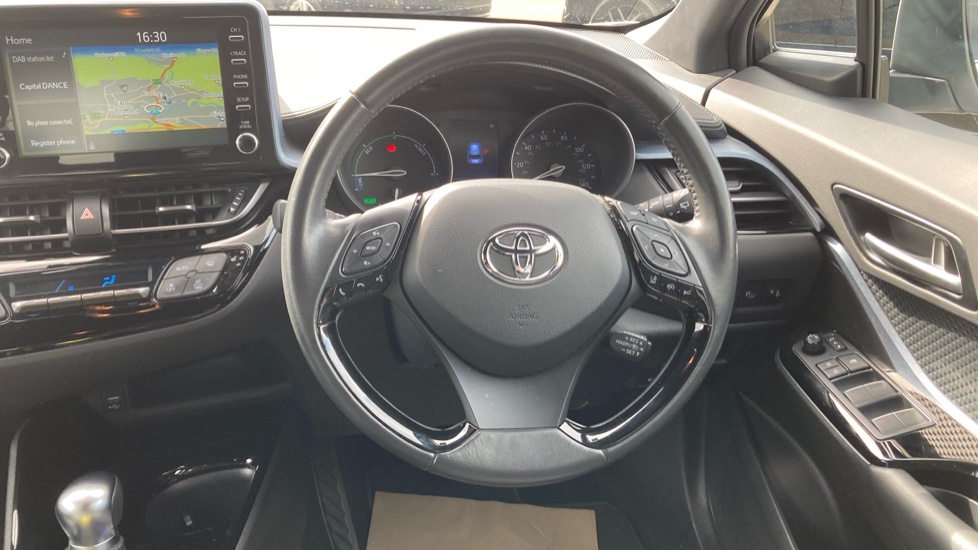 Toyota C-HR 2.0 Hybrid Design 5dr CVT Hybrid Hatchback - Image 7