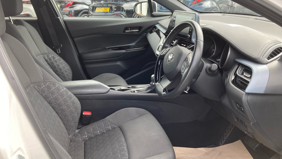 Toyota C-HR 2.0 Hybrid Design 5dr CVT Hybrid Hatchback - Image 12