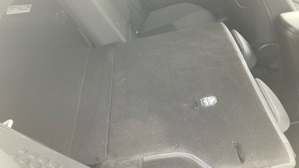 Toyota C-HR 2.0 Hybrid Design 5dr CVT Hybrid Hatchback - Image 18